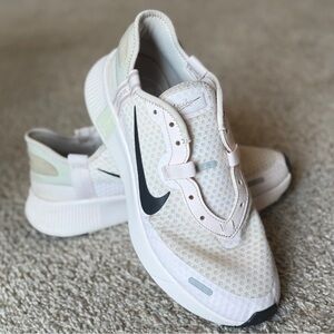 Nike Reposto Light Pink Running Shoes